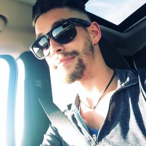 Meet your Posher, Beau